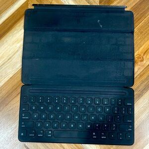 iPad Keyboard Folio Case*****9th Generation iPad*****